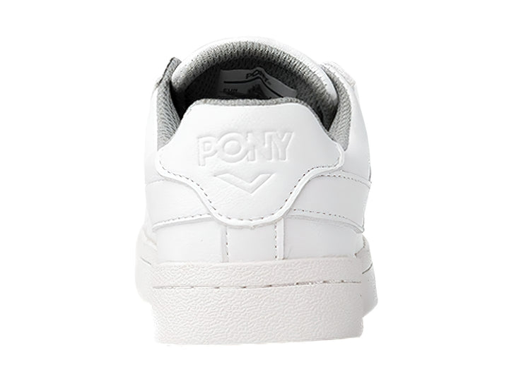 Tenis blancos PONY de corte bajo con cordones y suela plana.