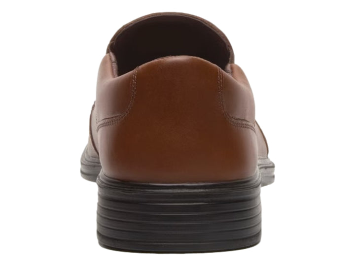Zapato casual Flexi color marrón de cuero con suela negra, estilo slip-on.