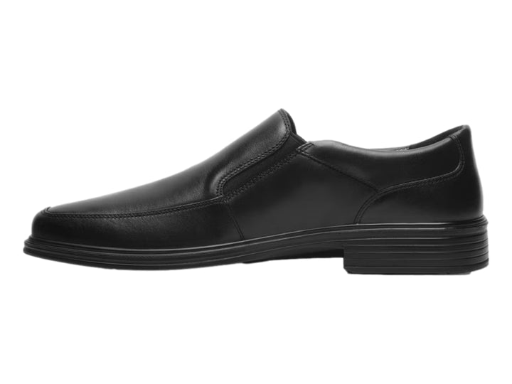 Zapato Flexi color negro, estilo slip-on de cuero liso con suela negra.