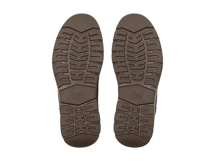 Zapato casual Flexi color café con suela beige y cordones.