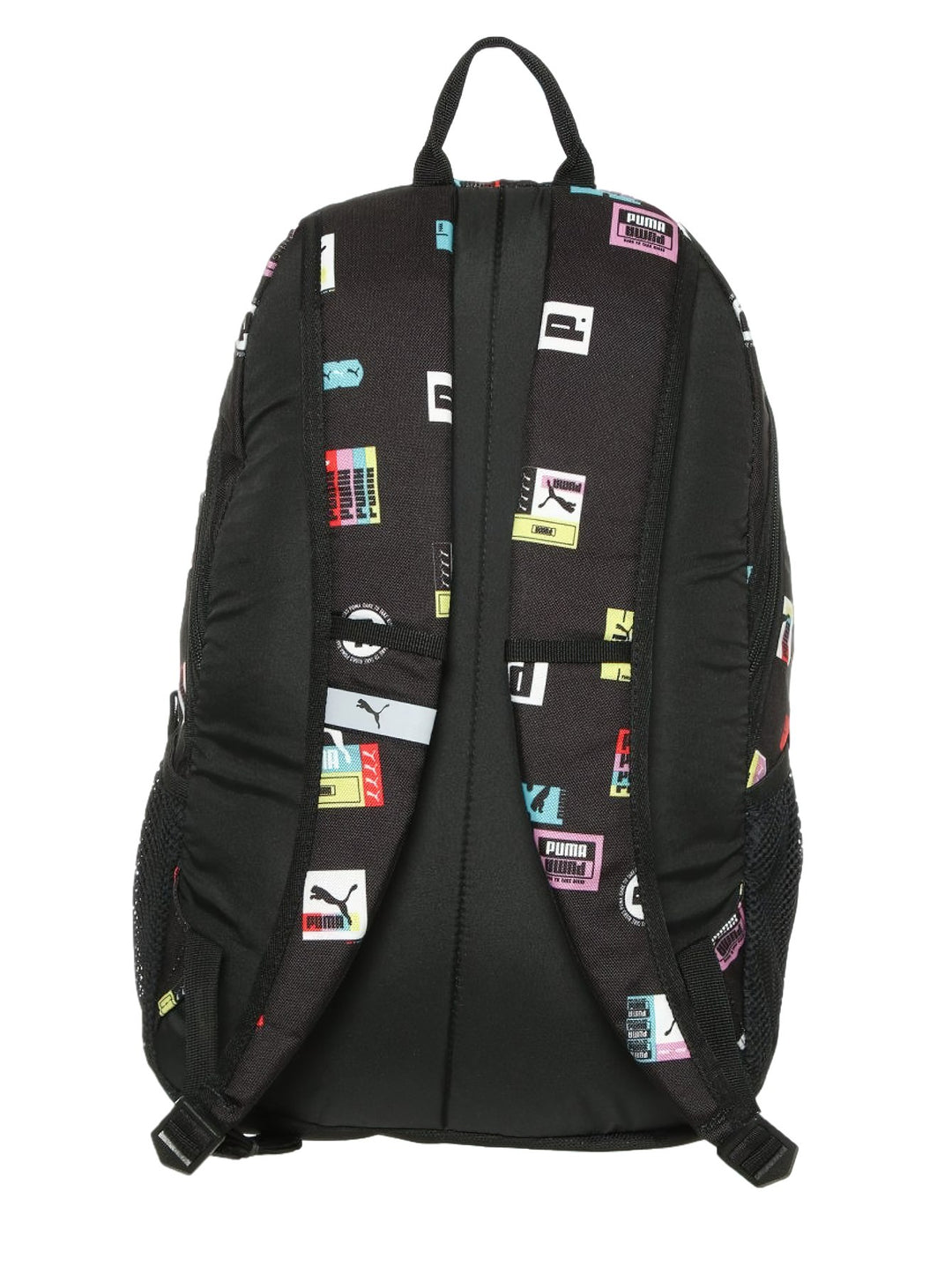 Mochila Puma color negro con estampado multicolor de logotipos Brand Love y bolsillos laterales de malla.