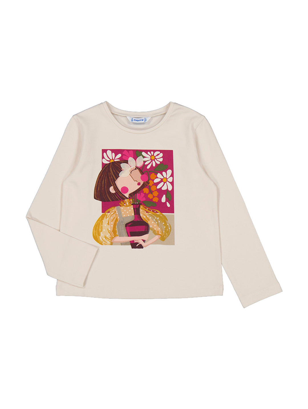 Camiseta color garbanzo de manga larga con estampado central de una niña y flores sobre fondo rosa.