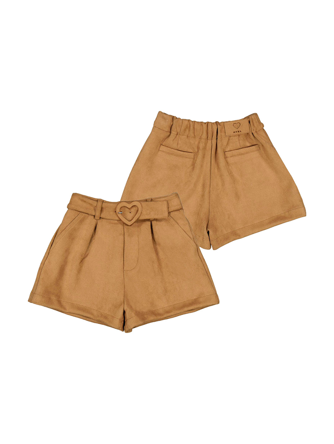 Bermudas color canela de tela antelina con cinturón y hebilla en forma de corazón.