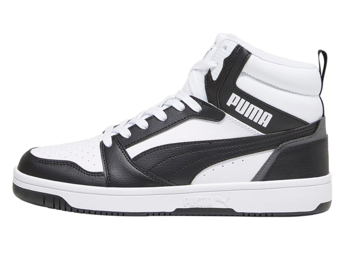 Tenis PUMA Rebound V6 de cuello alto en colores blanco y negro con detalles en gris.