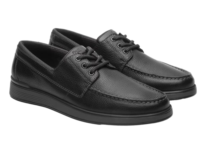 Zapato casual Flexi color negro de cuero con textura rugosa y cordones.