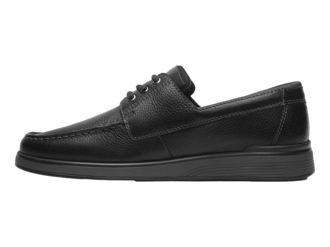 Zapato casual Flexi color negro de cuero con textura rugosa y cordones.