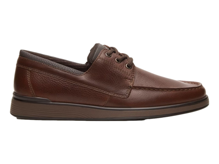 Zapato casual Flexi de cuero color marrón con cordones y suela oscura.