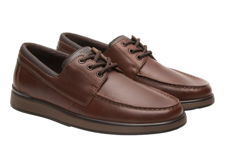 Zapato casual Flexi de cuero color marrón con cordones y suela oscura.
