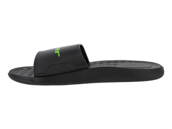 Sandalia slide Rider de color negro con logotipo verde en la correa.