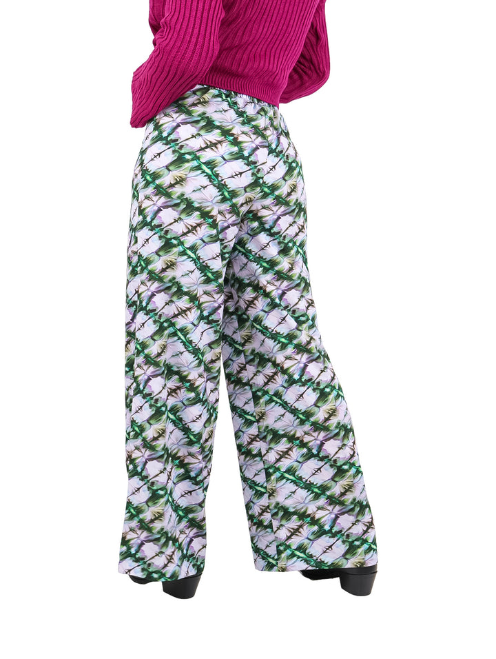 Pantalones anchos para mujer con estampado abstracto en tonos lila, verde y blanco.
