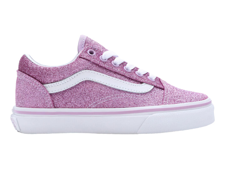 Tenis VANS Old Skool color lila con acabado brillante en glitter y suela blanca.