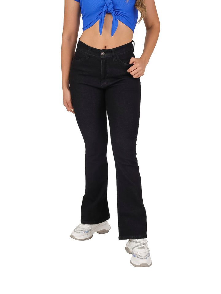 Pantalones LEE negros de corte skinny flare y talle alto.