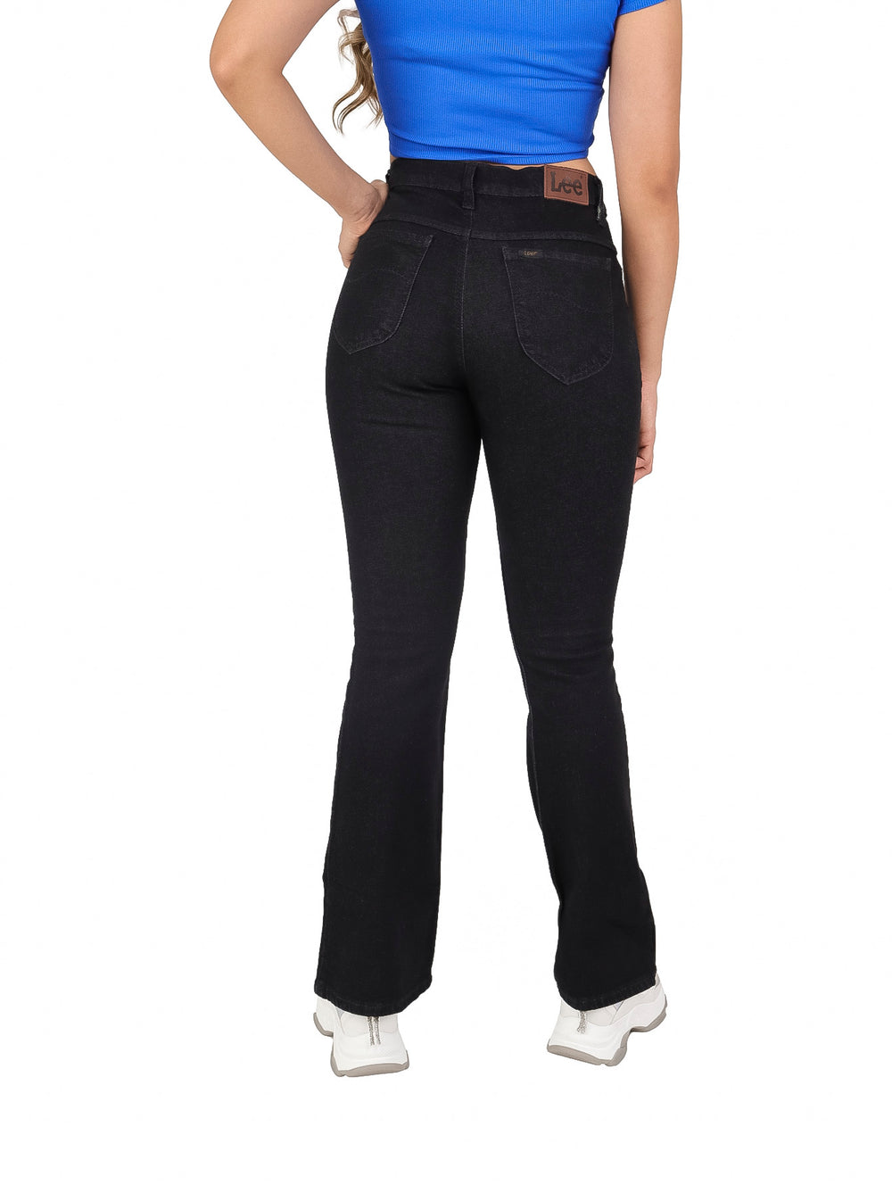 Pantalones LEE negros de corte skinny flare y talle alto.