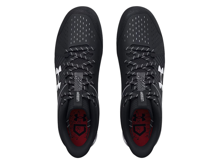 Zapato deportivo Under Armour Lead Off Mid en color negro con suela gris y logo blanco lateral.