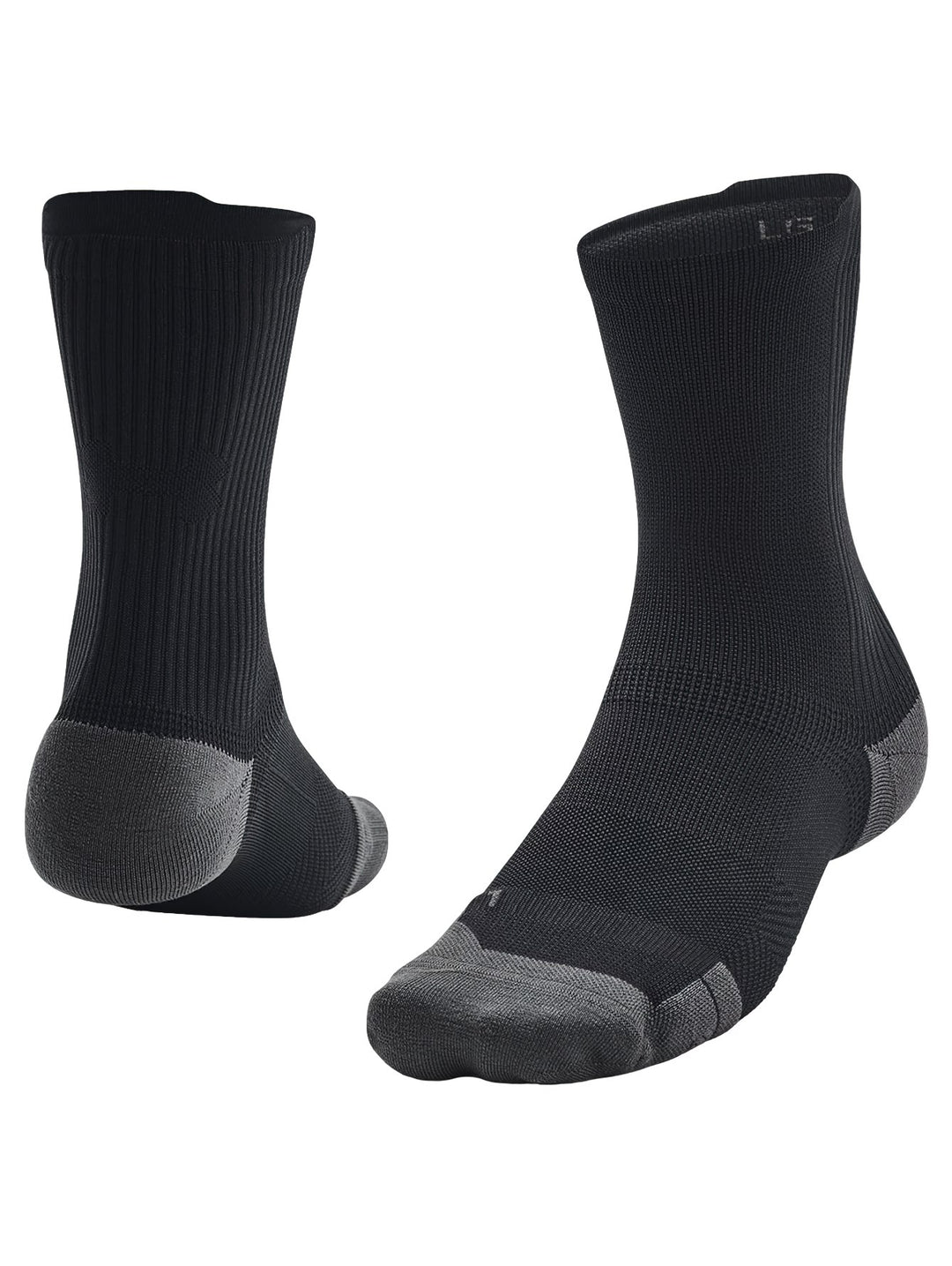 Par de calcetines deportivos Under Armour color negro con refuerzos en gris en el talón y la punta.