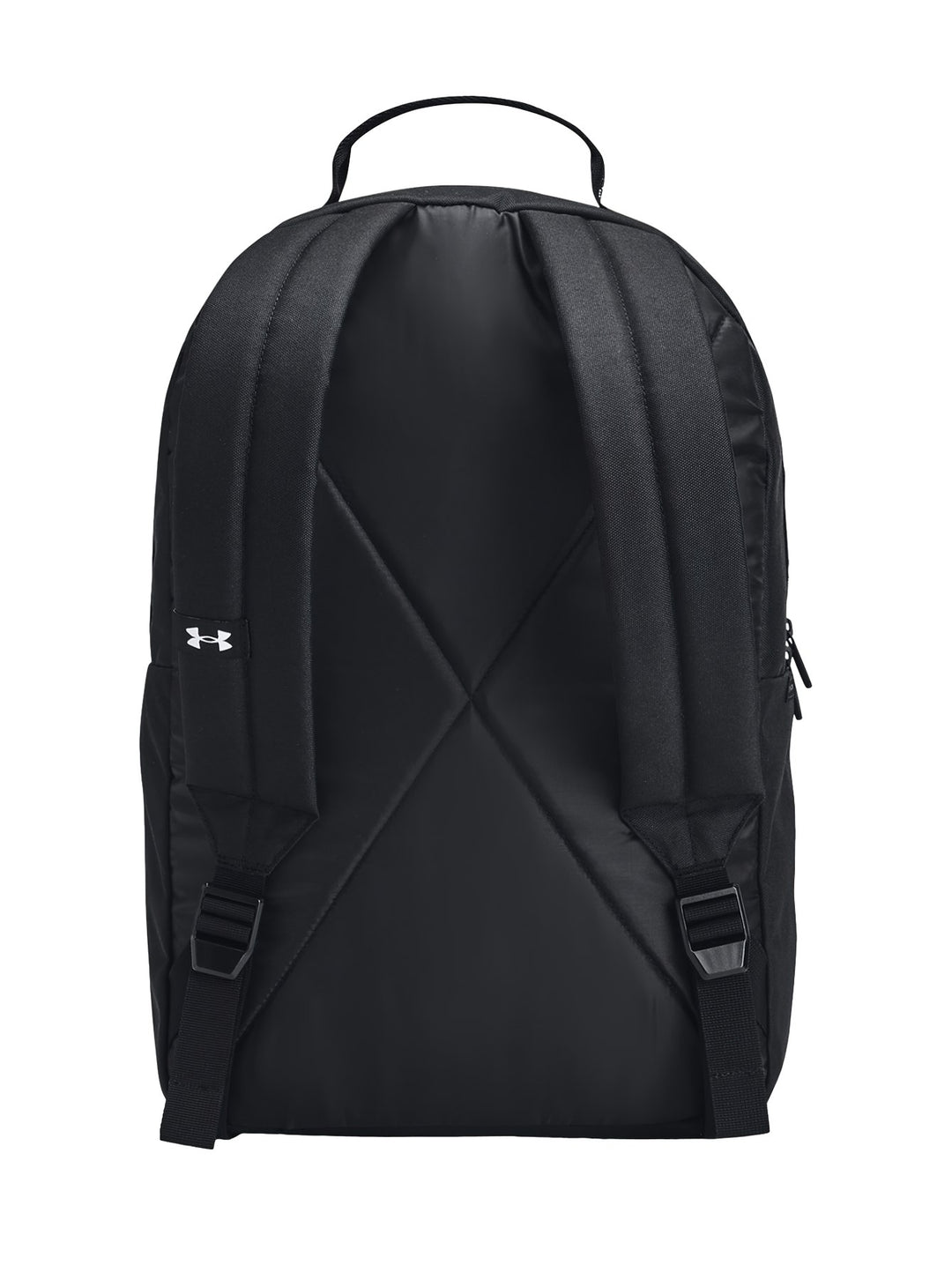Mochila deportiva Under Armour de color negro con logotipo blanco en el centro y bolsillo frontal.