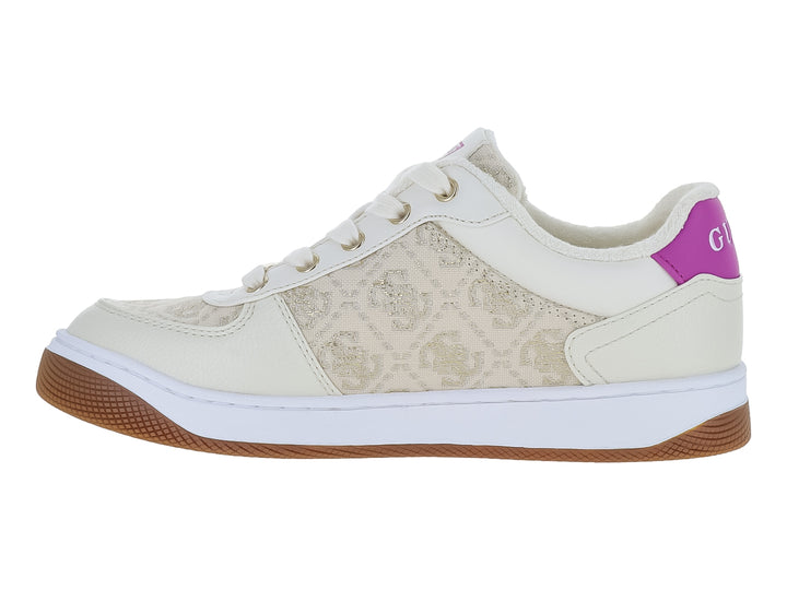 Tenis Guess color beige con detalles en rosa, suela blanca y base café para mujer.