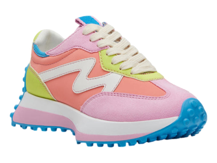 Tenis infantiles Steve Madden multicolor con suela gruesa azul y detalles en rosa y amarillo.