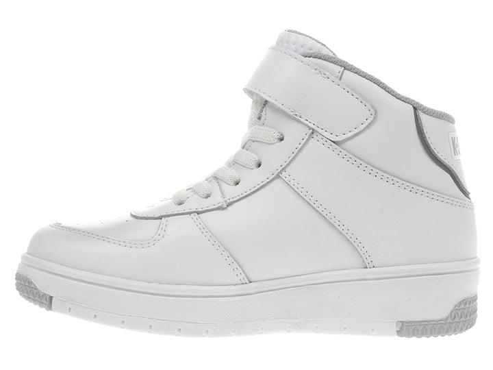 Tenis deportivos K-Swiss color blanco con detalles en gris, diseño de corte medio con cierre de velcro y agujetas.