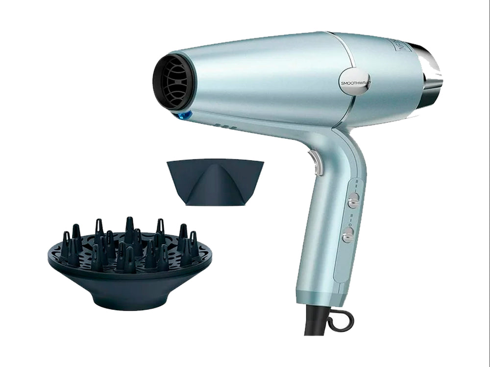 Secadora de cabello Conair Infiniti Smooth Wrap en color cromado con acabado brillante y detalles en negro.