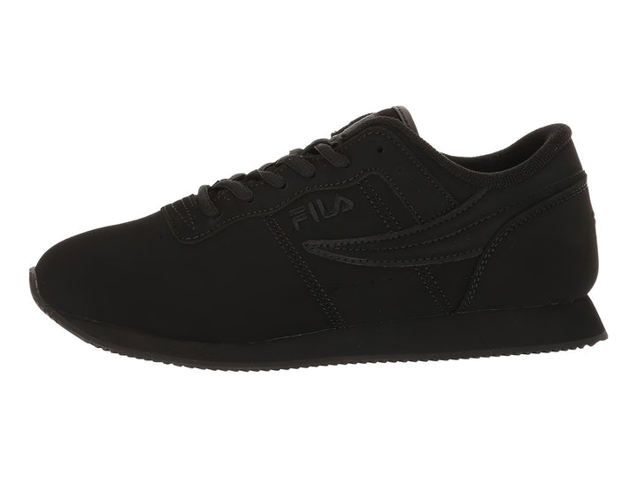 Tenis deportivos FILA modelo 5SC en color negro total con suela plana y agujetas.