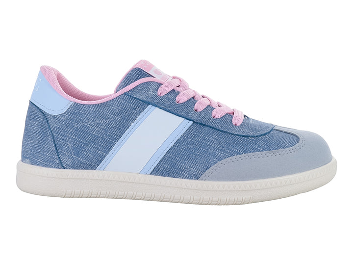 Tenis deportivos para niña en color azul con detalles y agujetas en rosa y suela blanca.