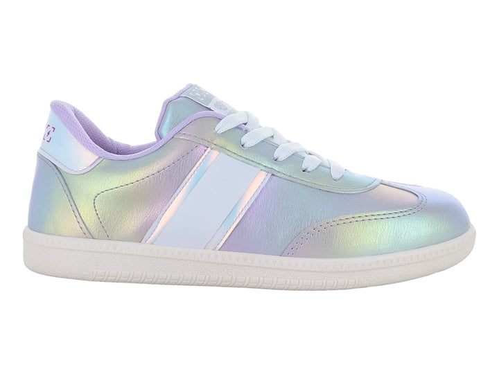 Tenis infantiles de color iridiscente con suela y cordones blancos.