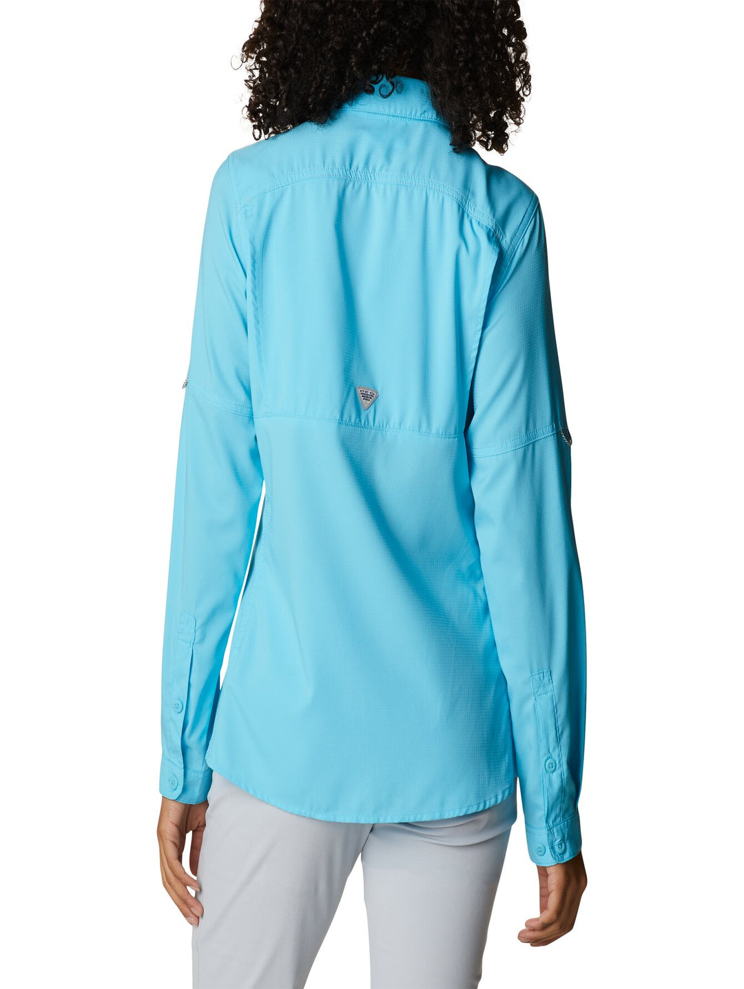 Camisa Columbia de manga larga en color azul claro Atoll con bolsillos frontales.