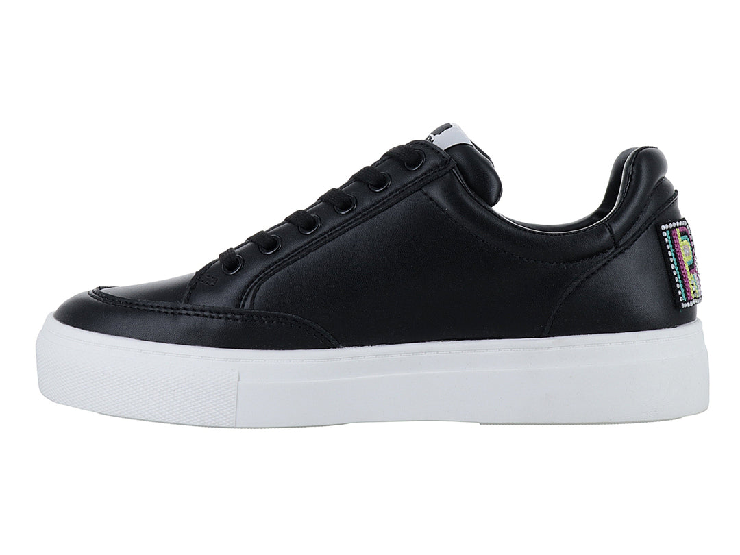 Tenis Karl Lagerfeld color negro con suela de plataforma blanca y cordones negros.