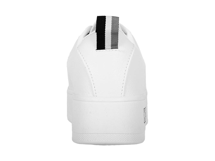 Tenis blancos K-Swiss con plataforma alta y detalles en color negro.