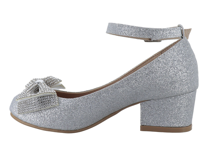 Zapato plateado brillante para Niña con tacón cuadrado, correa al tobillo y moño con pedrería en la punta.
