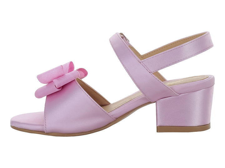 Sandalia infantil de color rosa con tacón cuadrado y un moño decorativo en la parte frontal.
