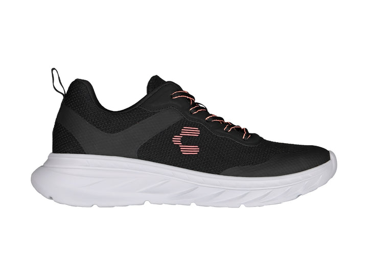 Tenis deportivos Charly color negro con suela blanca y detalles en naranja.