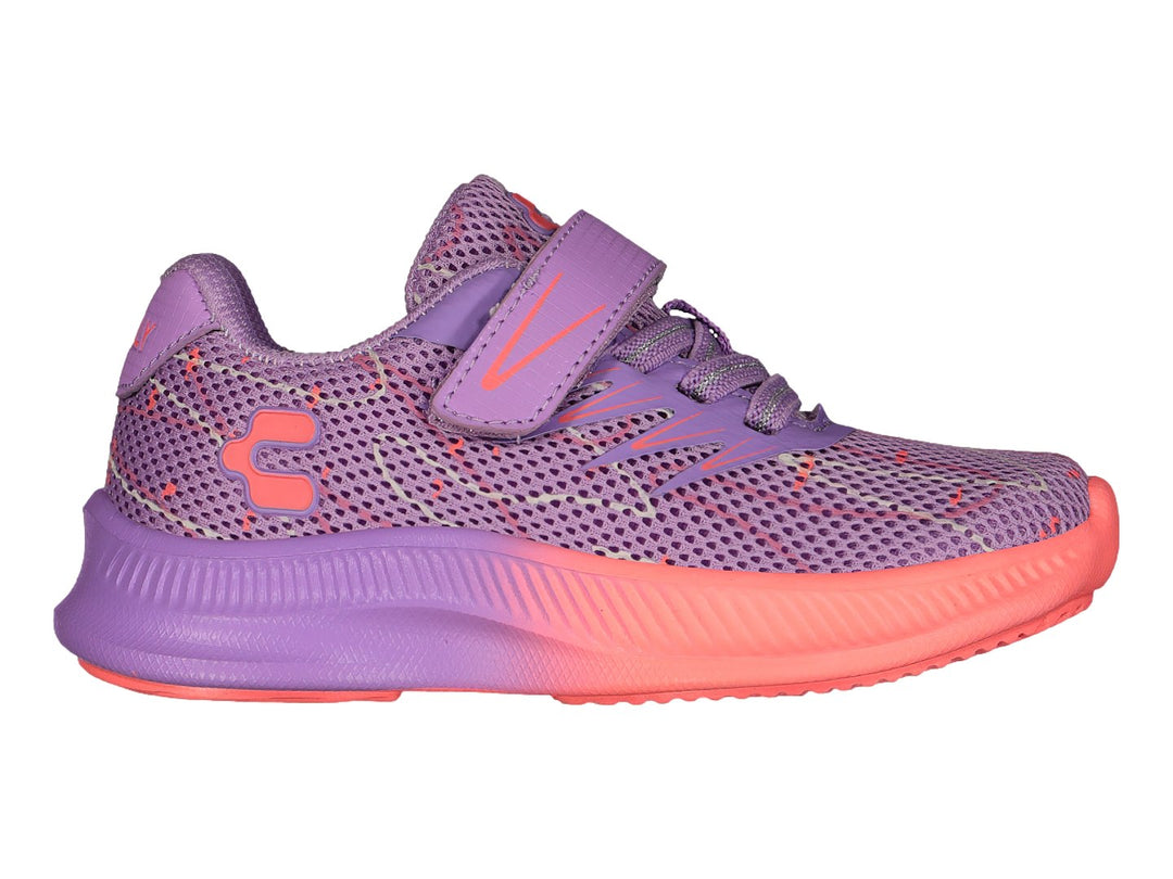Tenis deportivos infantiles en colores morado y coral con cierre de velcro y suela degradada.