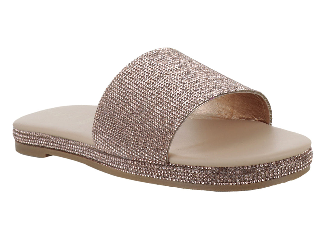 Sandalia beige tipo slide con correa y borde de suela con acabado brillante.
