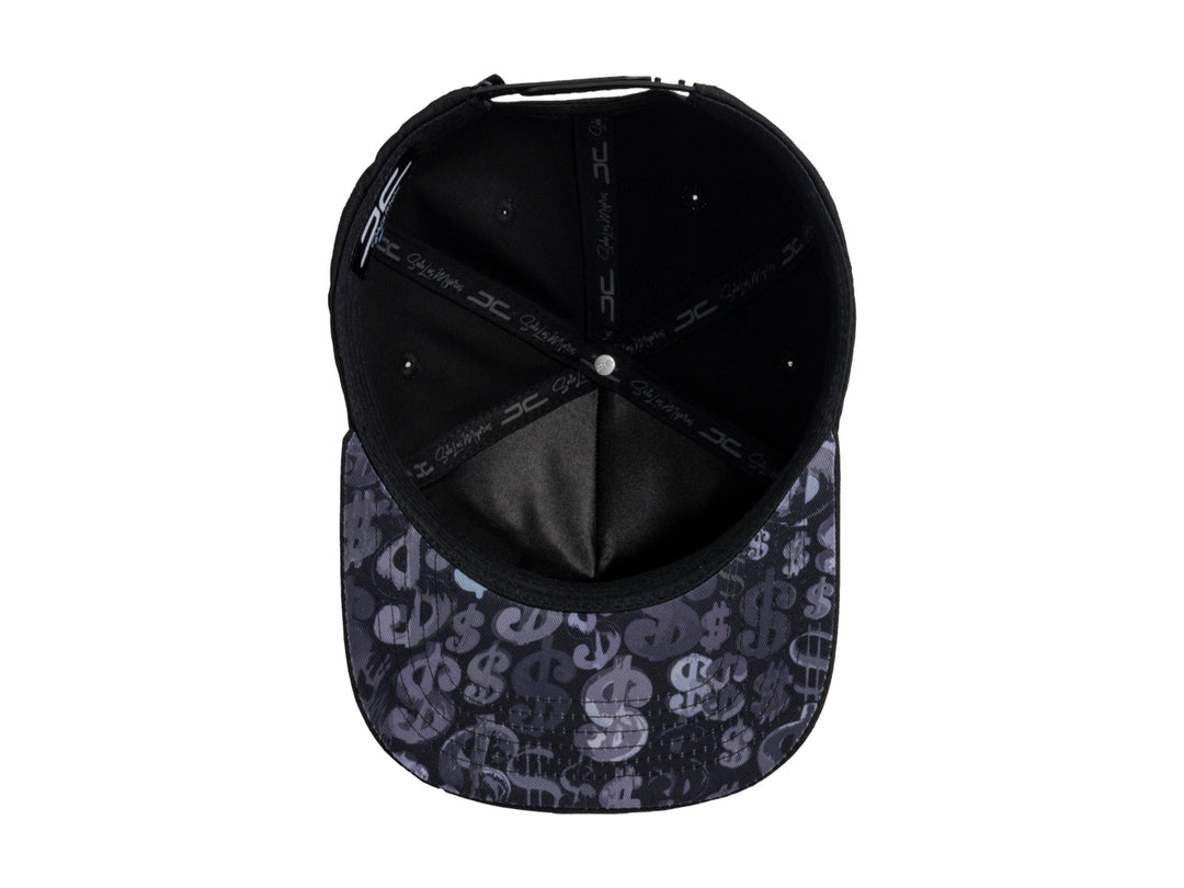 Gorra snapback color negro con bordado frontal y detalle lateral en gris de la marca JC HATS.