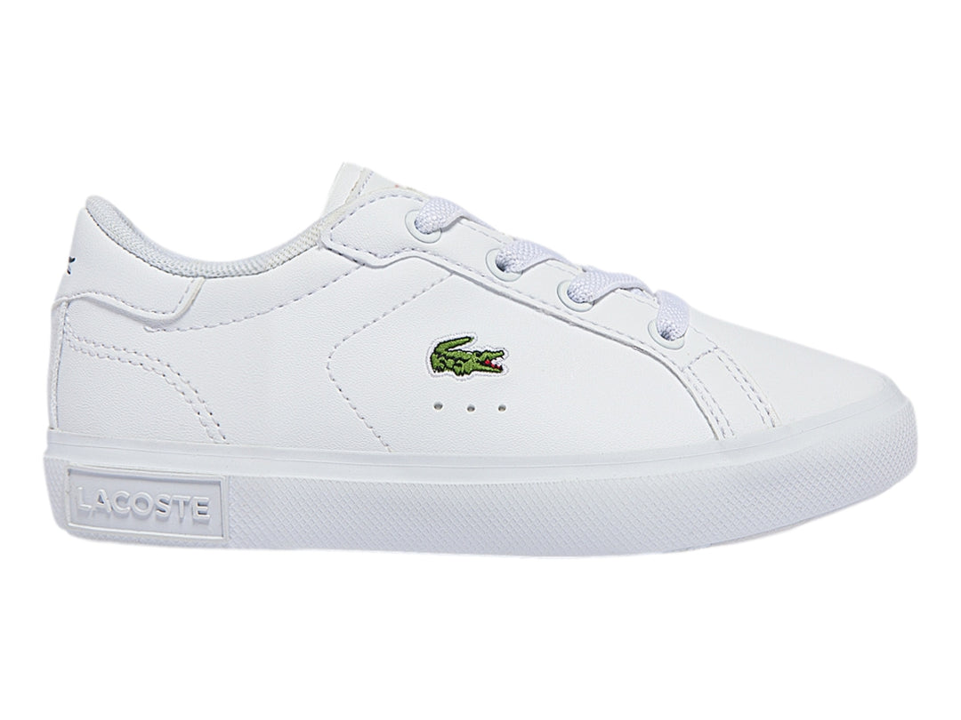Tenis Lacoste Powercourt color blanco con logotipo de cocodrilo verde en el lateral y suela blanca.