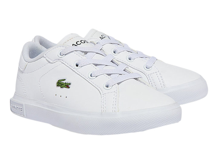 Tenis Lacoste Powercourt color blanco con logotipo de cocodrilo verde en el lateral y suela blanca.