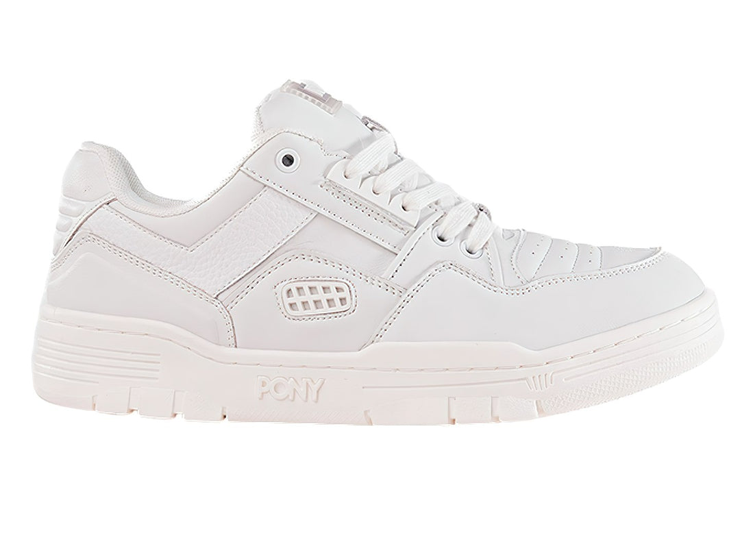 Tenis PONY M-100 LO en color blanco, diseño deportivo de corte bajo con suela gruesa.