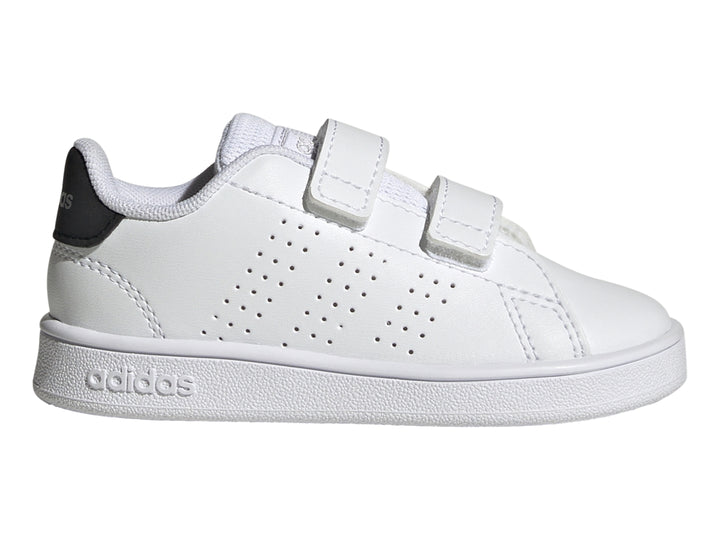 Tenis Adidas Advantage CF I en color blanco con detalles negros y cierre de velcro para niños.
