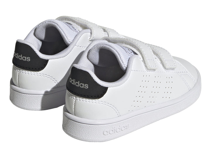 Tenis Adidas Advantage CF I en color blanco con detalles negros y cierre de velcro para niños.