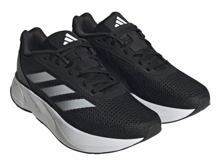Tenis deportivos Adidas Duramo SL color negro con tres franjas blancas y suela blanca.