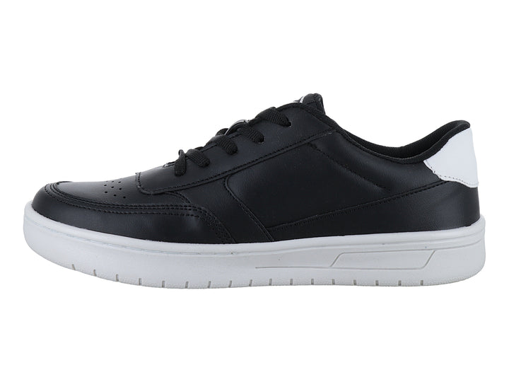 Tenis Umbro color negro con suela blanca y detalles laterales en blanco.
