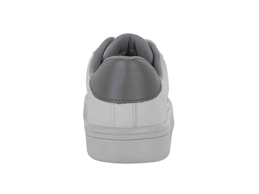 Tenis Umbro Blanco y Plata para Niño