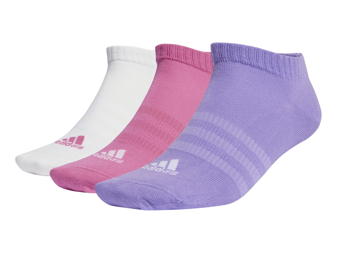 Pack de tres pares de calcetines cortos Adidas en colores blanco, rosa fucsia y violeta.