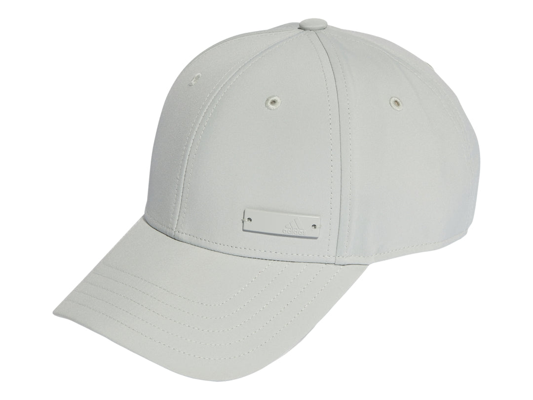 Gorra de béisbol Adidas color Wonder Silver con visera curva y detalle de marca frontal.