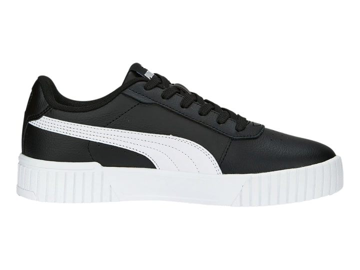 Tenis PUMA Carina 2.0 color negro con suela blanca y franja lateral blanca.