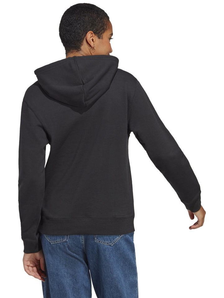 Sudadera con capucha color negro de la marca Adidas con logotipo blanco grande en el pecho.