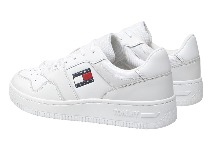 Tenis blancos Tommy Jeans Retro Basket con suela gruesa y logotipo lateral.