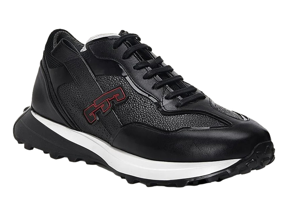 Tenis de cuero negro con suela blanca y detalles rojos laterales.